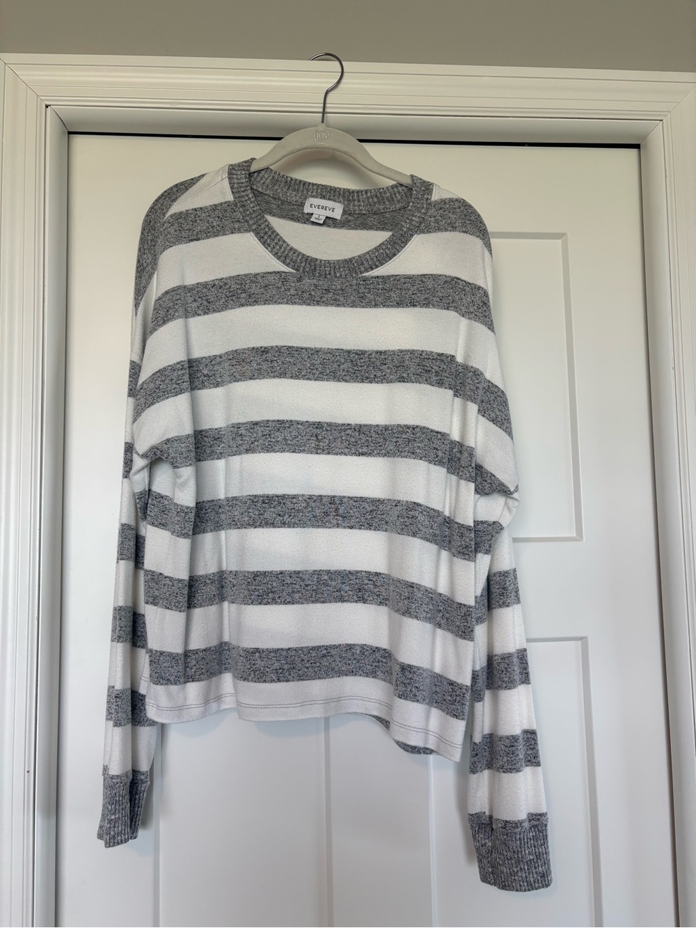 🩶🤍 Evereve Gray and White Striped Crewneck Sweater - L